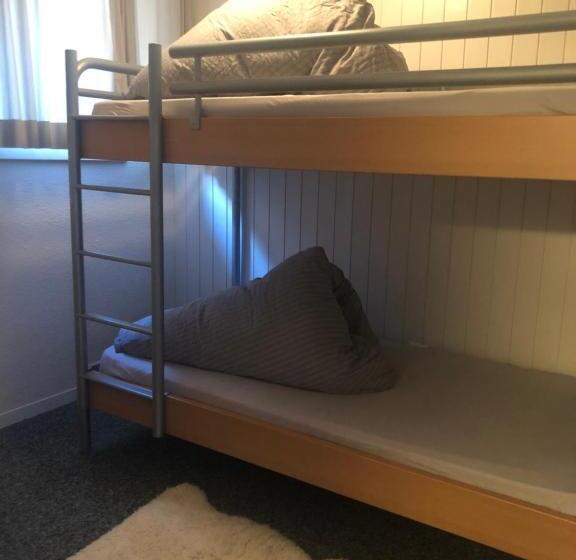 חדר משפחתי, Le Postillion