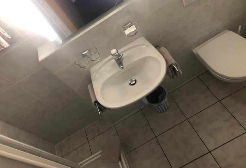 חדר דלוקס עם מרפסת, Le Postillion