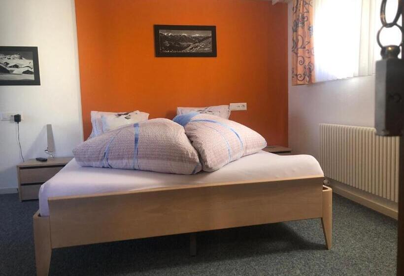 חדר סטנדרט עם מרפסת, Le Postillion