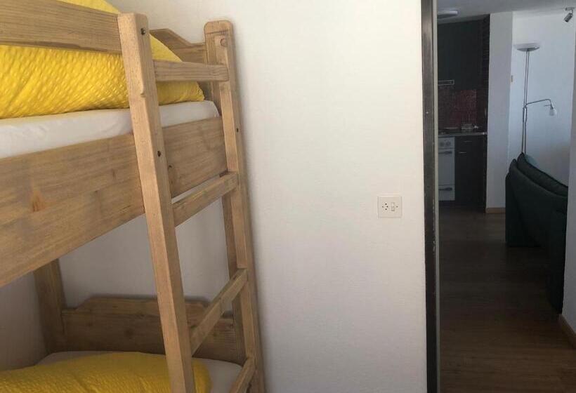 חדר משפחתי, Le Postillion