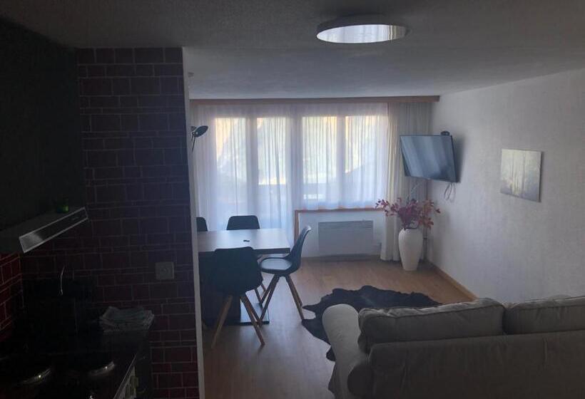 דירה בת חדר שינה 1 עם מרפסת, Le Postillion