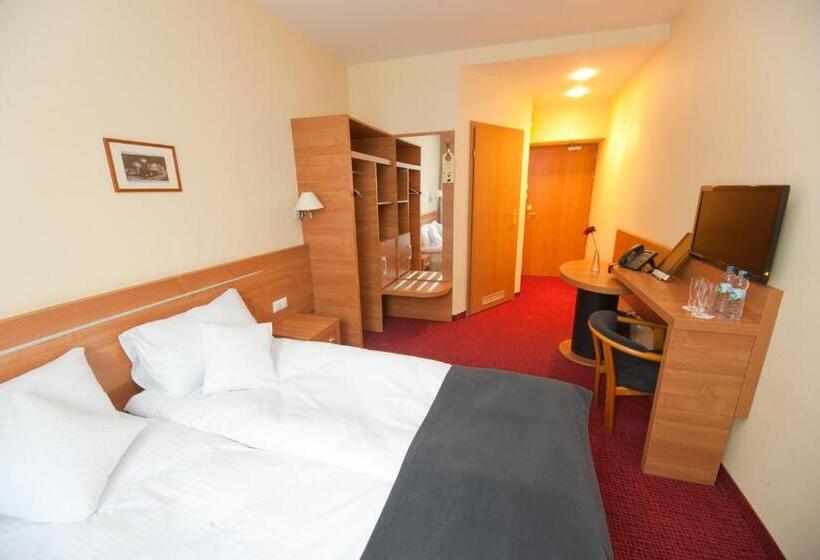 标准间, Malinowski Business