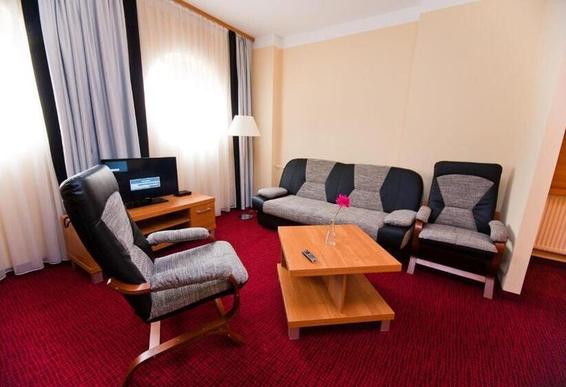 四人标准间, Malinowski Business