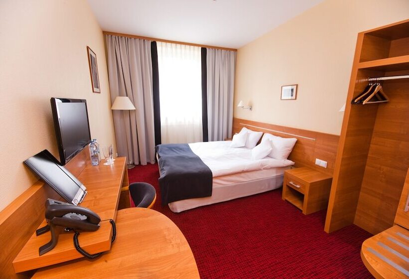 标准间, Malinowski Business