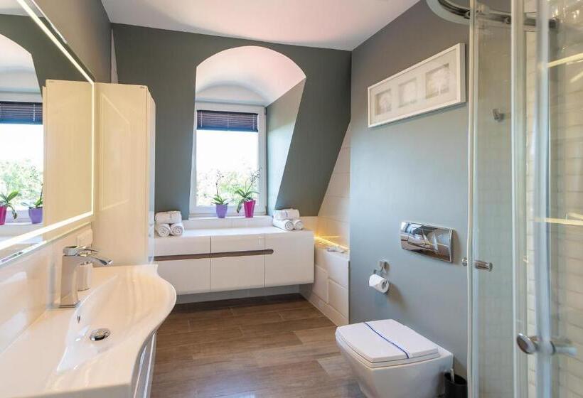 Семейное Студио, Marina