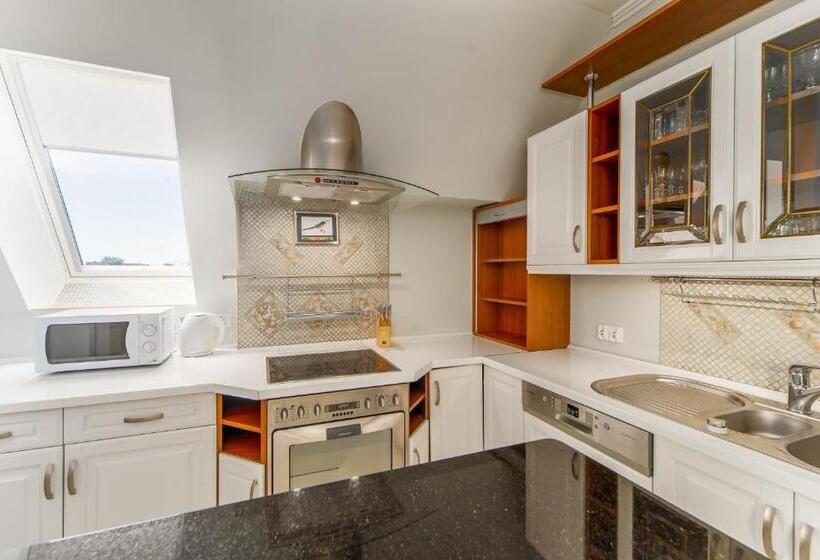 Семейное Студио, Marina