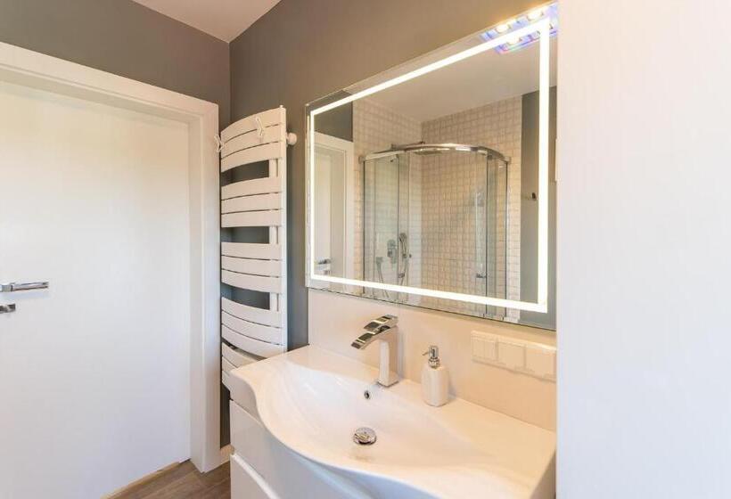 Семейное Студио, Marina