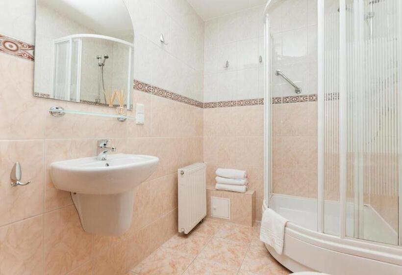 חדר סטנדרט לשלושה עם מרפסת, Marina