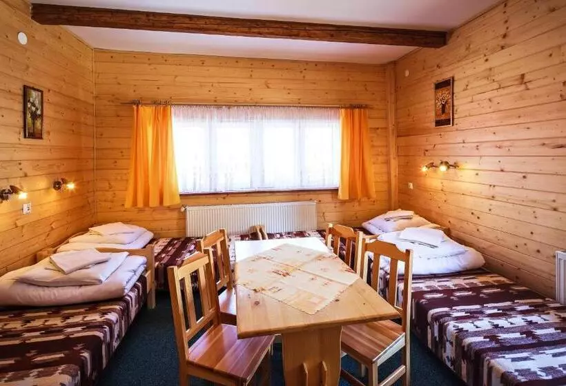 Standard Neljän Hengen Huone, Osw Moszczeniczanka