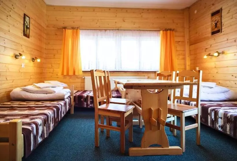Standard Neljän Hengen Huone, Osw Moszczeniczanka