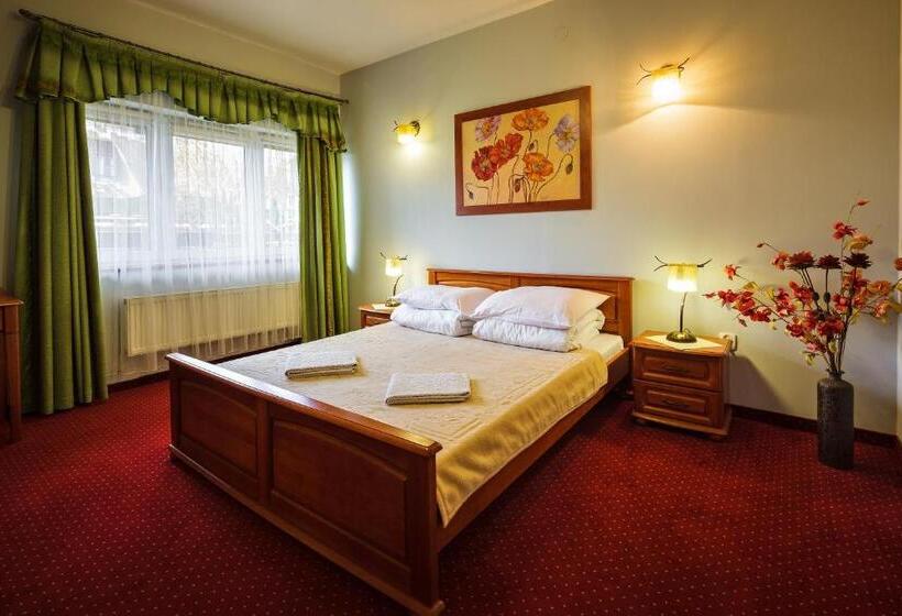 山景套房, Osw Moszczeniczanka