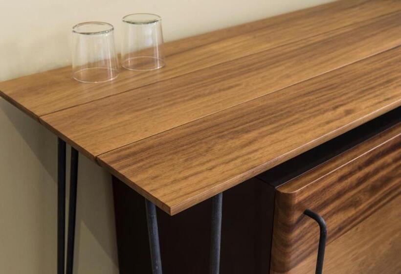 标准单人间, Palau Sa Font