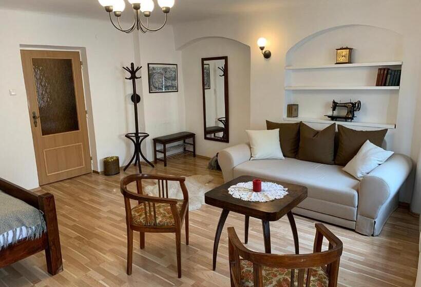 4인용 스탠다드 룸, Penzion U Náměstí At The Town Square