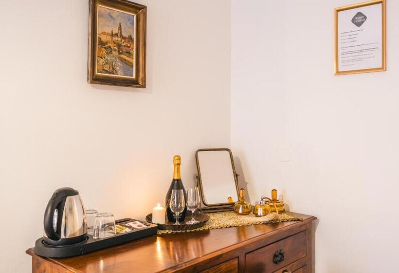 스탠다드 룸 킹사이즈 침대, Penzion U Náměstí At The Town Square