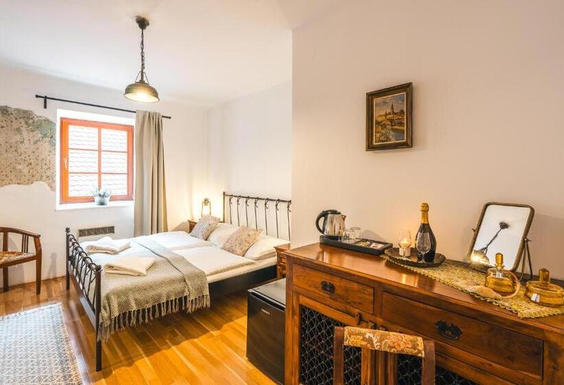 스탠다드 룸 킹사이즈 침대, Penzion U Náměstí At The Town Square