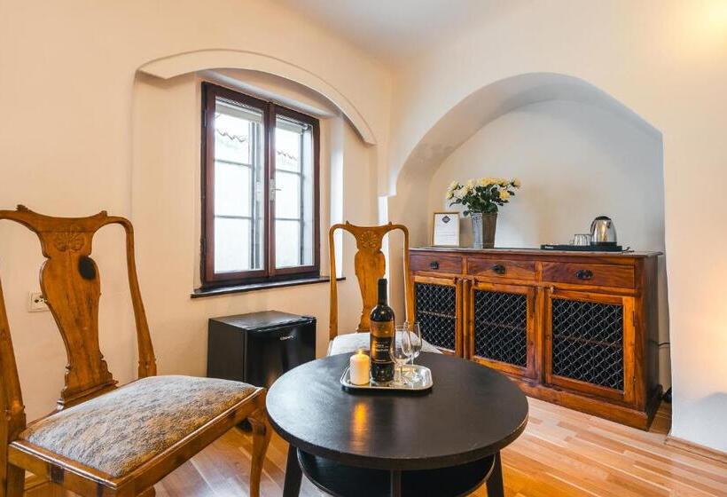 4인용 스탠다드 룸, Penzion U Náměstí At The Town Square