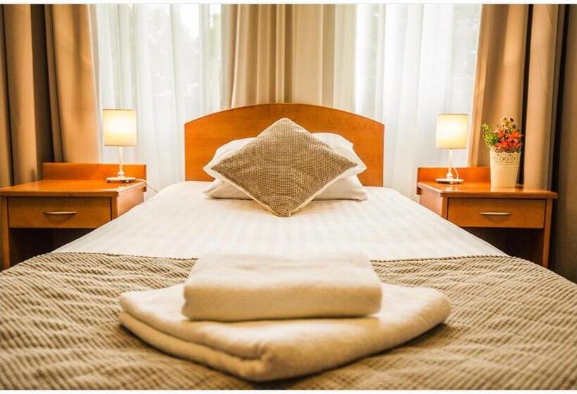 غرفة قياسية فردية, Polonez