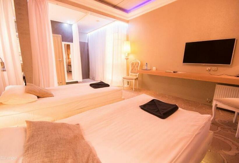 اتاق استاندارد, Ramka & Restaurant & Wine Bar