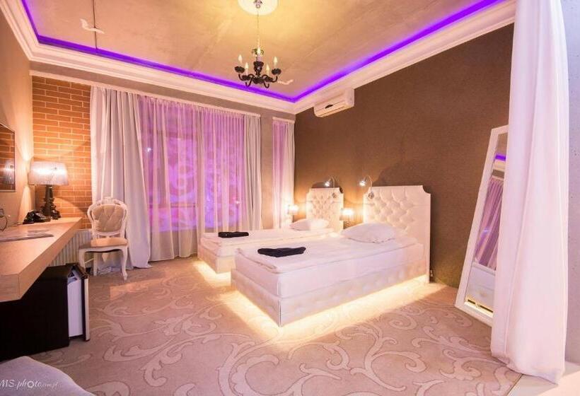 اتاق استاندارد, Ramka & Restaurant & Wine Bar