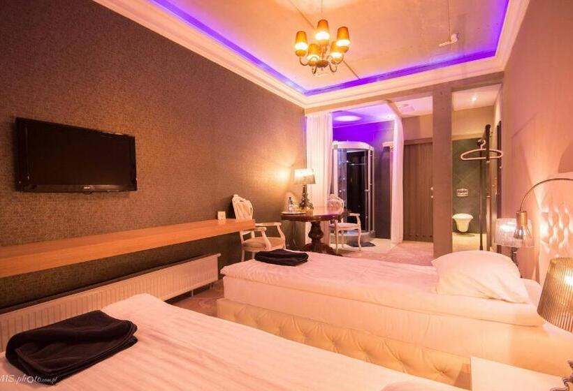 اتاق استاندارد, Ramka & Restaurant & Wine Bar