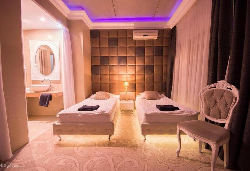 اتاق استاندارد, Ramka & Restaurant & Wine Bar