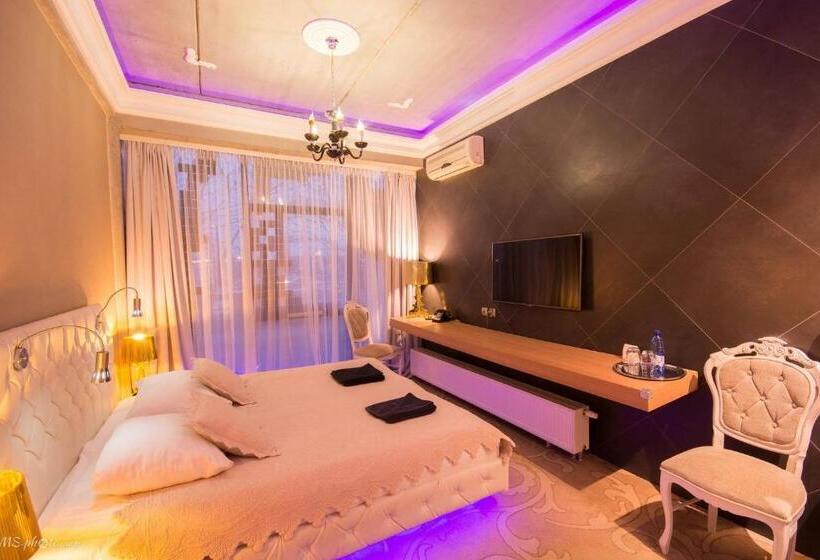 اتاق استاندارد, Ramka & Restaurant & Wine Bar