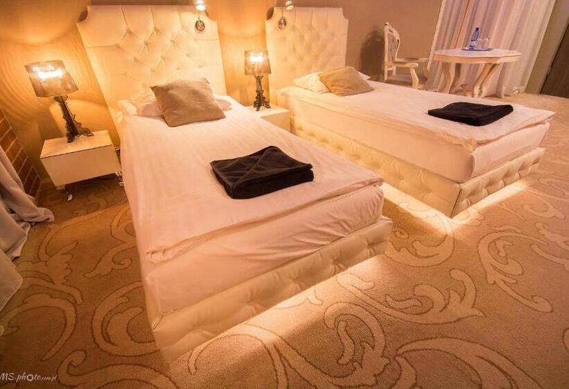 اتاق استاندارد, Ramka & Restaurant & Wine Bar