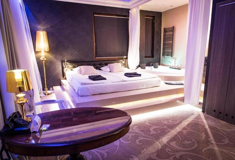 استودیوی استاندارد, Ramka & Restaurant & Wine Bar