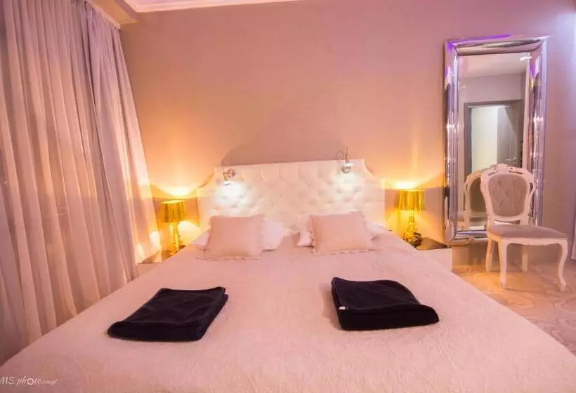 اتاق استاندارد, Ramka & Restaurant & Wine Bar