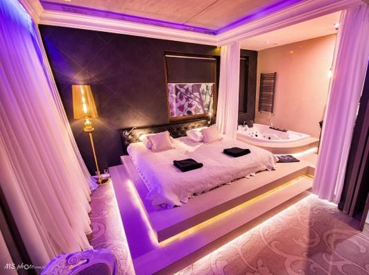 استودیوی استاندارد, Ramka & Restaurant & Wine Bar