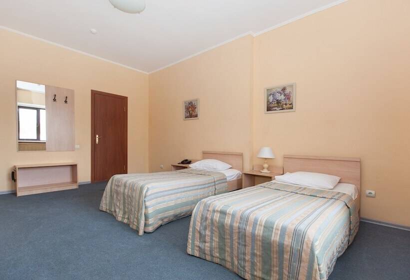 标准间, Regina Malye Klyki