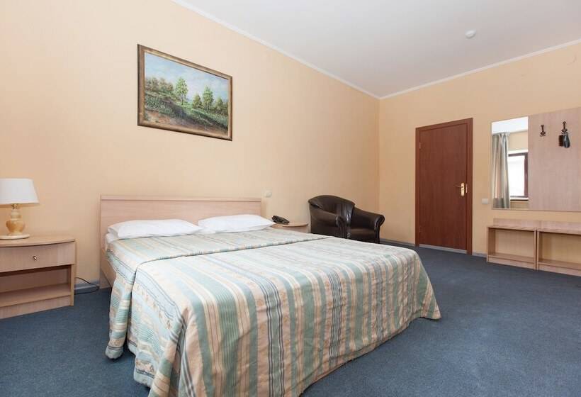 标准间, Regina Malye Klyki