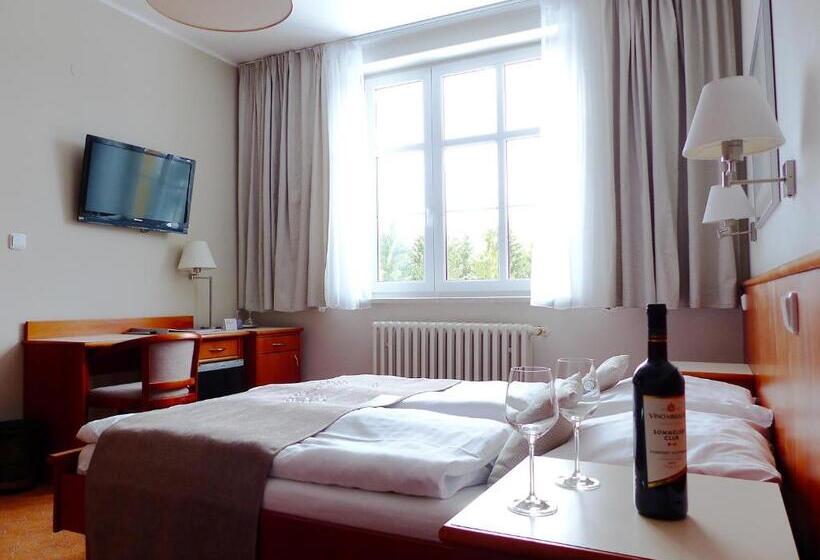 이코노미 룸, Sněžka