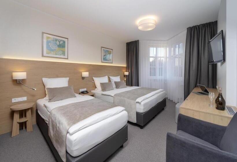 수피리어 트리플 룸, Sněžka