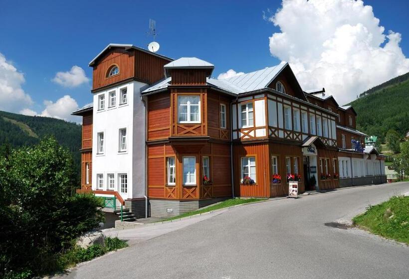 이코노이 4인룸, Sněžka