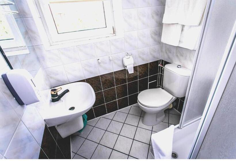 스탠다드 트리플 룸, Twins