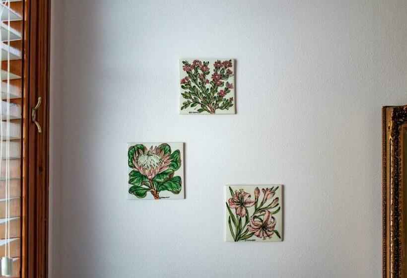 سوییت خانوادگی, Carmichael House Boutique