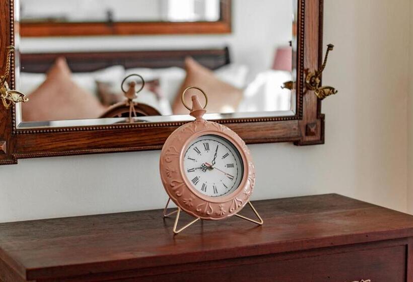 سوییت خانوادگی, Carmichael House Boutique