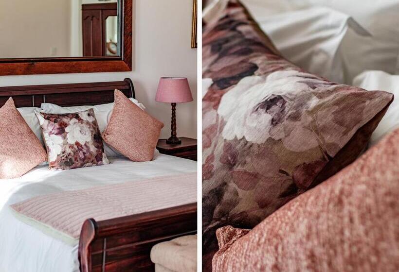 سوییت خانوادگی, Carmichael House Boutique