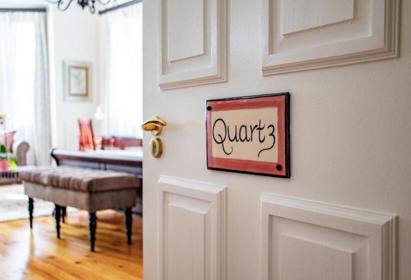 سوییت خانوادگی, Carmichael House Boutique