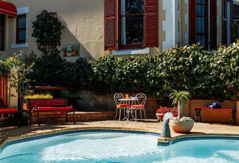 سوییت خانوادگی, Carmichael House Boutique