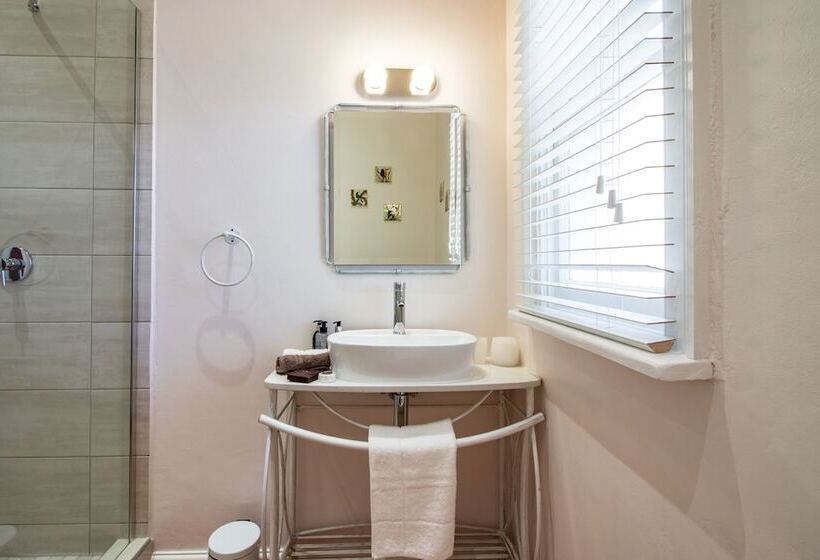 اتاق لوکس, Carmichael House Boutique