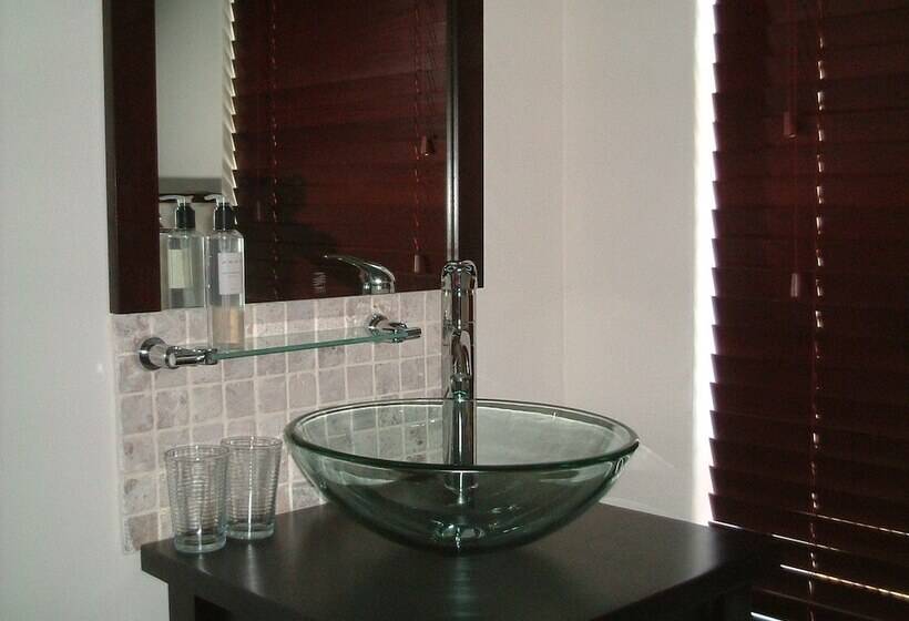 اتاق استاندارد یک نفره, Mountview Guest House
