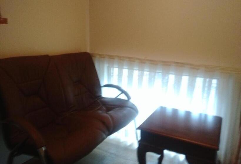 Deluxe Suite, Piya Hostel