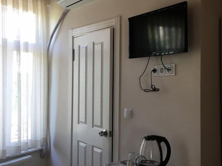 Chambre Supérieure, Piya Hostel