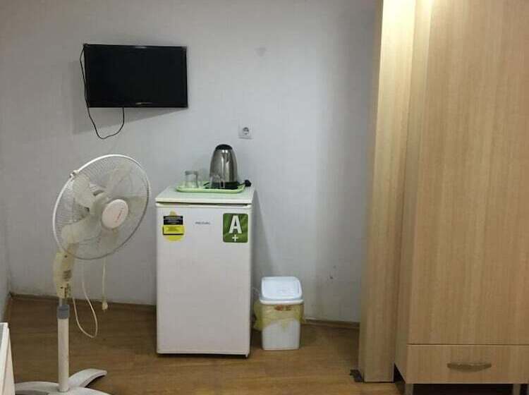 Suite Deluxe, Piya Hostel