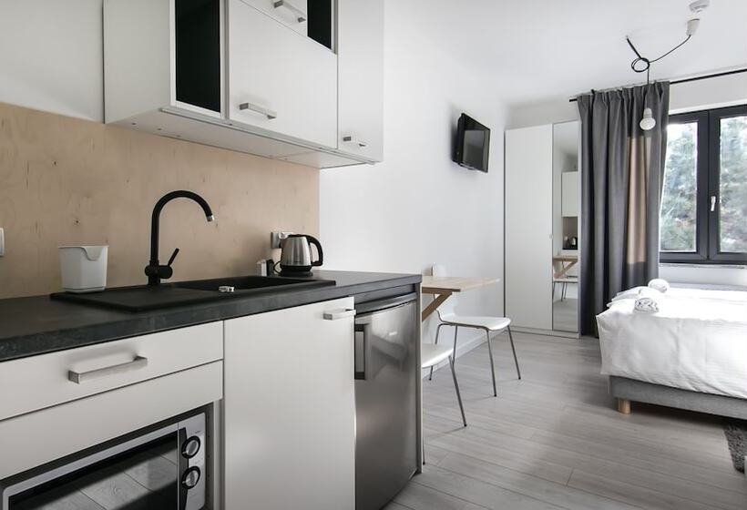 استودیوی استاندارد, Soda Hostel & Apartments