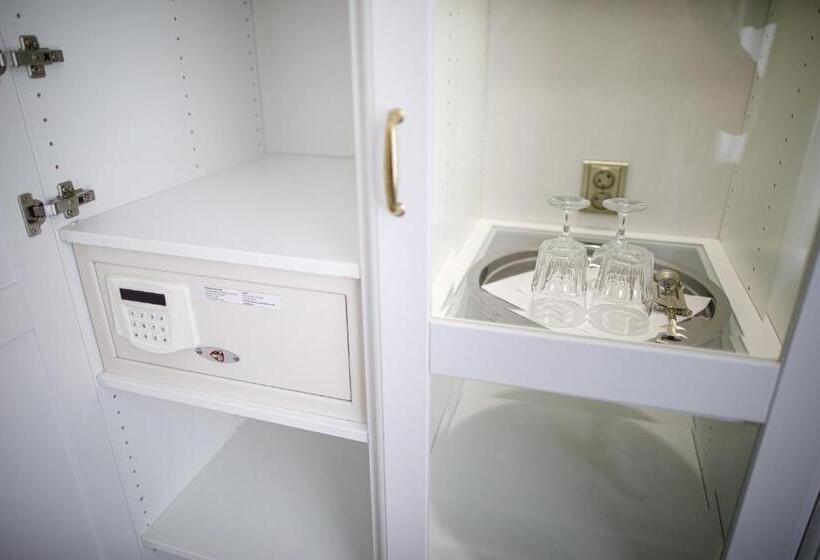 Номер Стандарт Трехместный, Villa Basileia Riverside