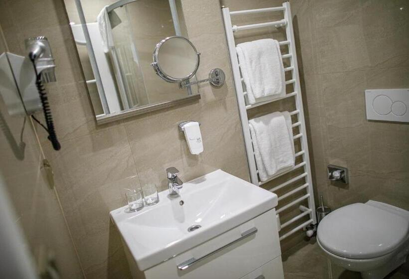 Номер Стандарт Трехместный, Villa Basileia Riverside