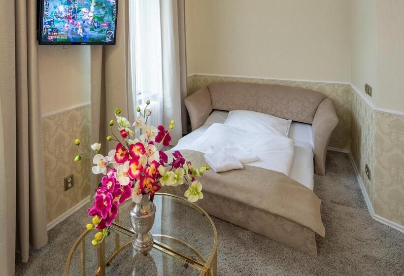 Номер Стандарт Трехместный, Villa Basileia Riverside